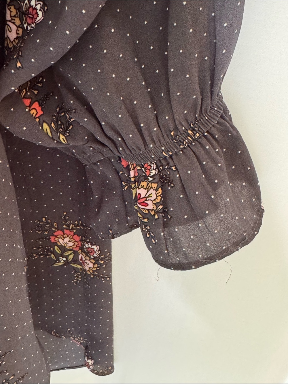 T Tahari XL Floral Polka Dot Button Front Blouse Smocked Ruffle Sleeve - Picture 3 of 6